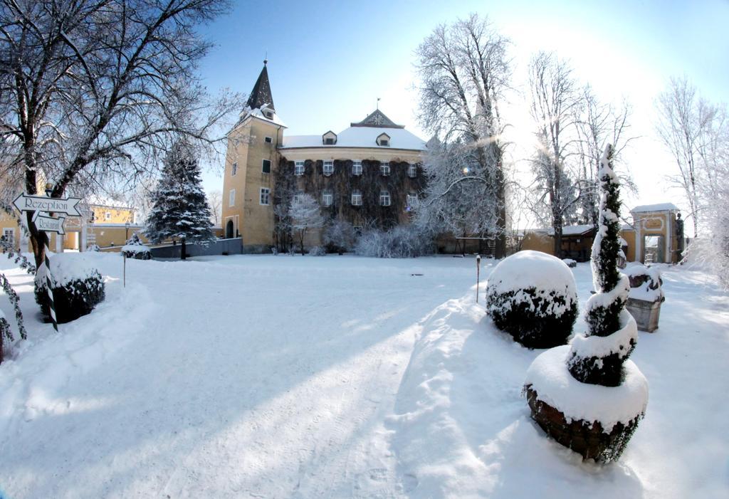 Schloss Muehldorf Hotel 4*